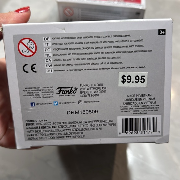 Funko Pop Aquaman Vinyl Figure - Picture 2 of 5